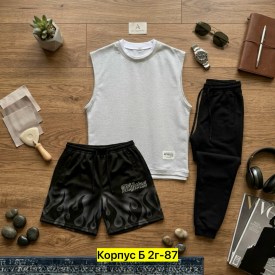 Костюм