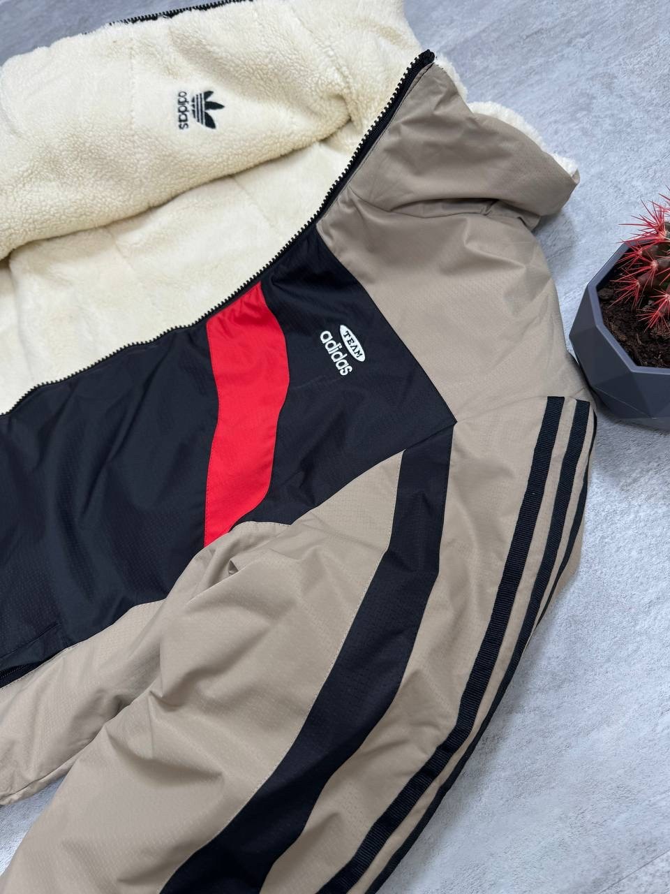 двухсторонняя куртка адидас,куртка двухсторонняя адидас в стиле 90х,двухсторонняя куртка,куртка двухсторонняя барашек в стиле 90х adidas,демисезонная куртка