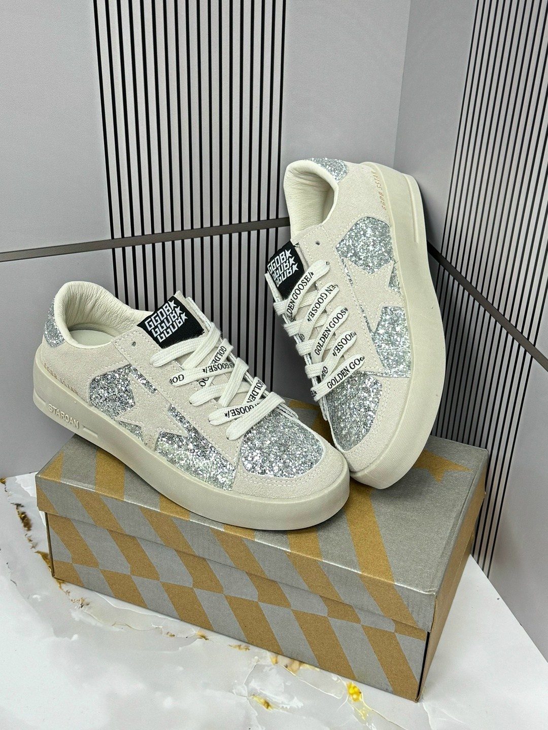 ,golden goose кеды hi star с блестками белый,golden goose hi star glitter sneakers,golden goose silver glitter hi star sneakers,кеды golden goose женские