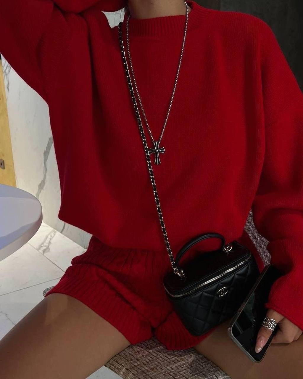 свитер и шорты вязаные,шорты вязаные,модные образы,вязаные костюмы,свитера вязаные