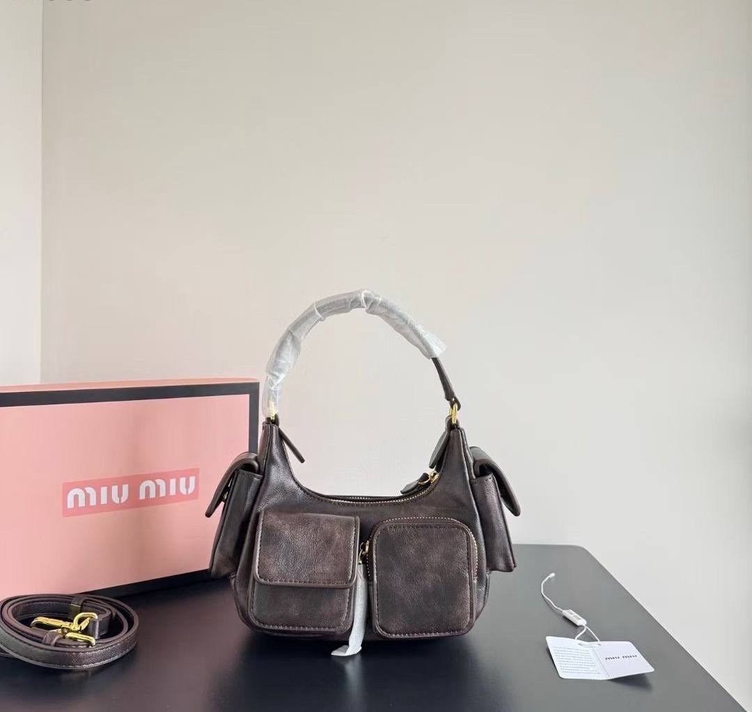 miu miu сумка на плечо,miu miu сумка,сумка женская miu miu,сумка miumiu,сумка