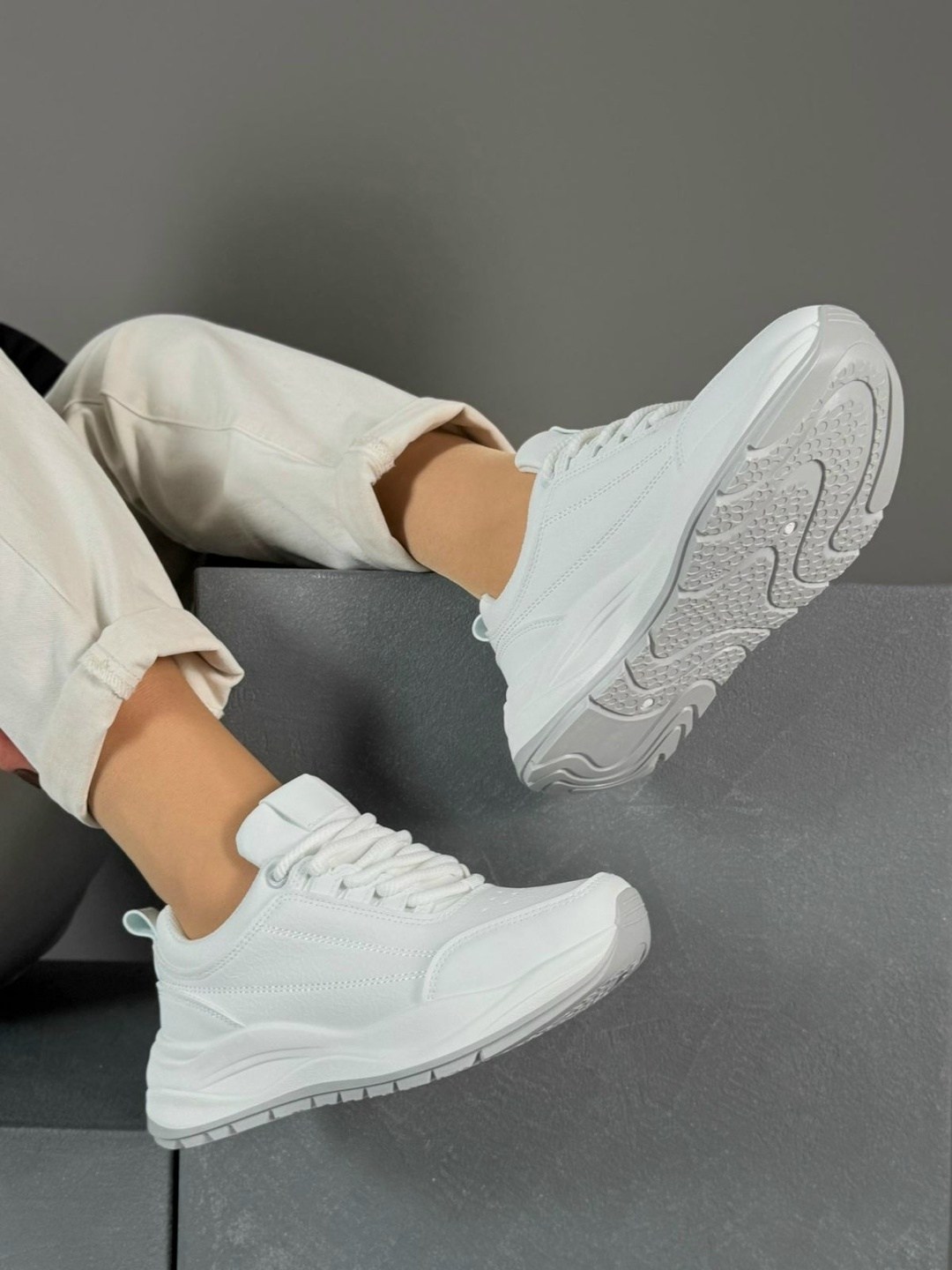 кроссовки женскиe,белые женские кроссовки,кроссовки белая,кроссовки женские закрытые,