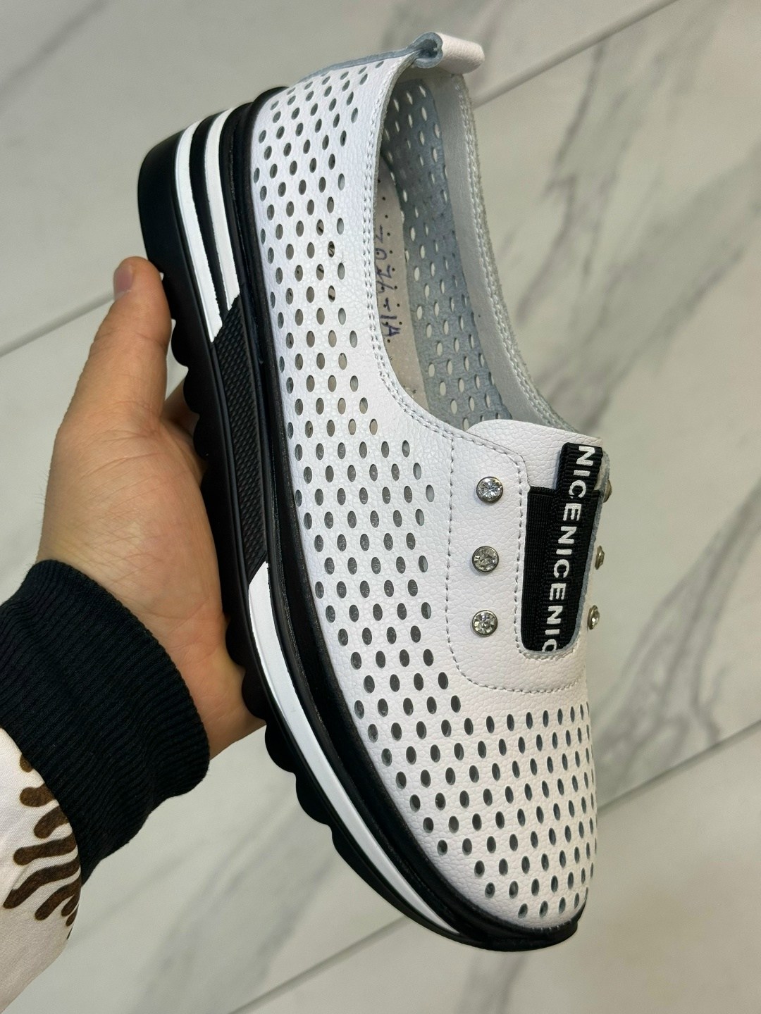 ,слипоны женские, женская,мокасины женские,мокасины с перфорацией