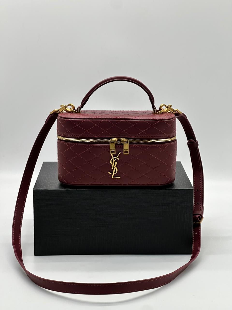 женская сумочка saint t,кожаная сумка yves saint laurent gaby vanity черная,сумка ysl,косметичка yves saint laurent,женская сумочка