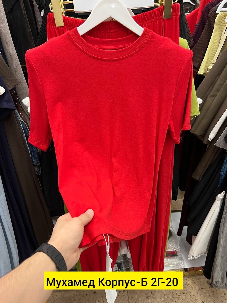 футболки женская,футболка,красная футболка,универсальные футболки,футболки и майки