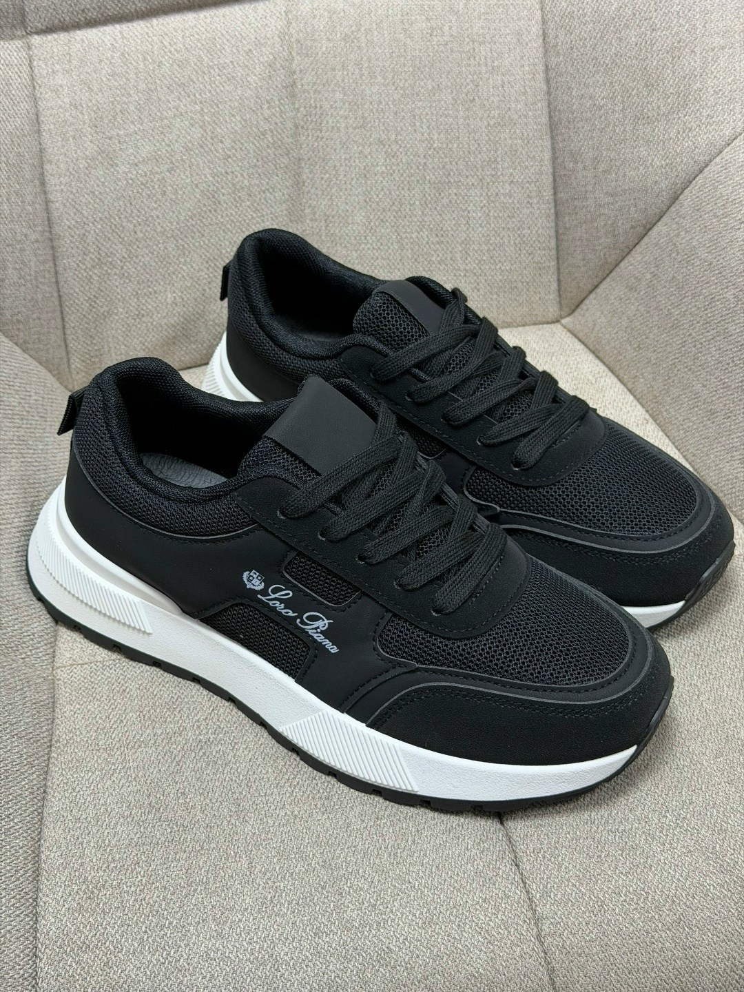 кроссовка мужской,черные кроссовки,кроссовки женскиe,мужская  кроссовки,