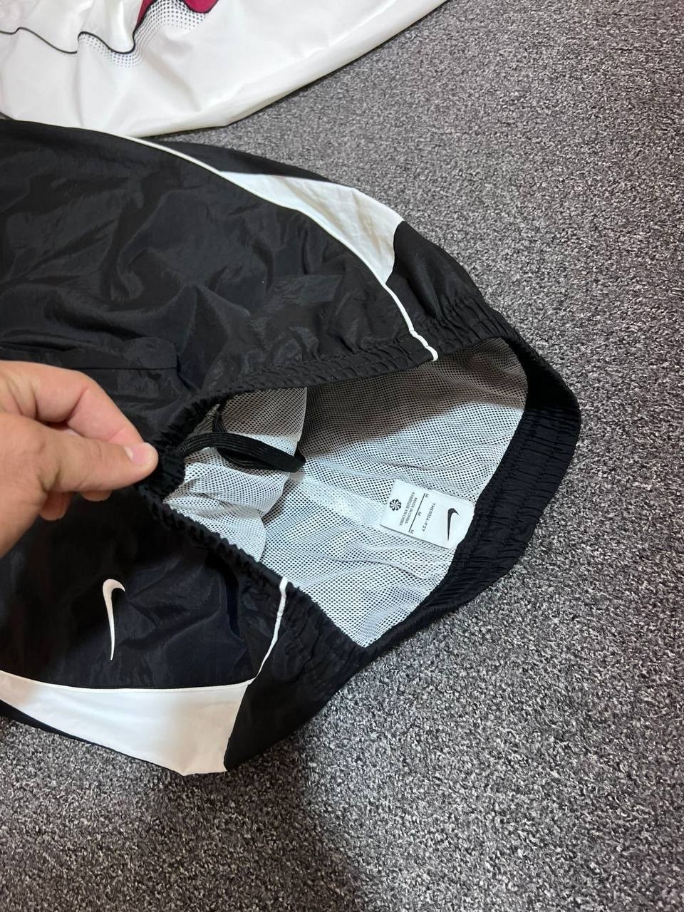 костюм спортивный nike sportswear woven suit basic bv3030-010,спортивный костюм nike,спортивный костюм плащевка nike,мужской спортивный костюм nike,костюм спортивный новый nike