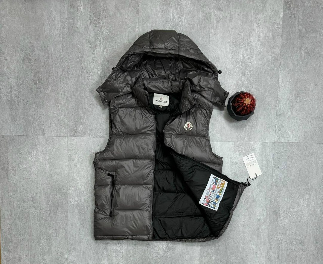 жилетка moncler,жилет монклер мужской,жилет moncler,жилетка moncler черная утепленная c капюшоном,жилетка монклер