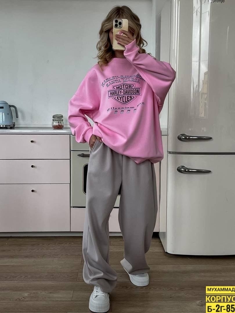 серые широкие спортивные штаны,широкие штаны,спортивные штаны 2026 женские,костюм с широкими штанами,спортивные штаны палаццо