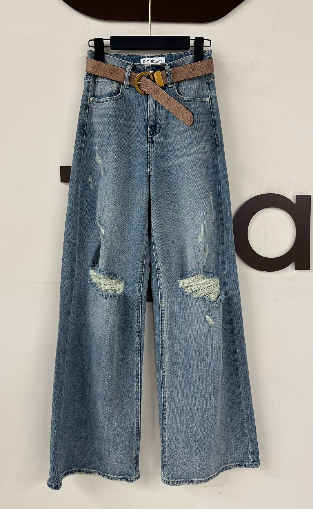 джинсы широкие рваные,miu miu джинсы,джинсы широкие,женские джинсы,джинсы