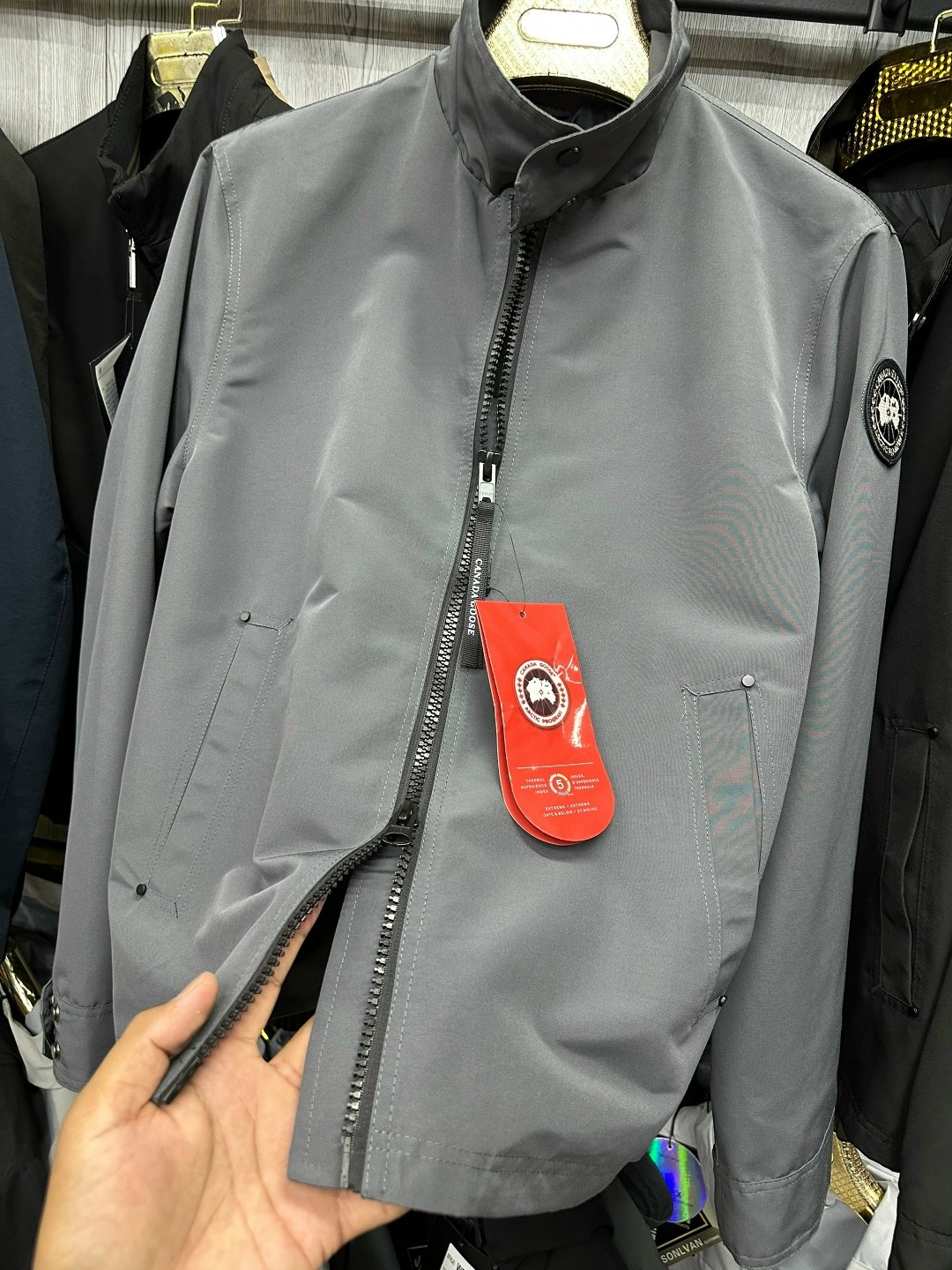 легкая куртка,куртка,куртка canada goose,bomber jacket