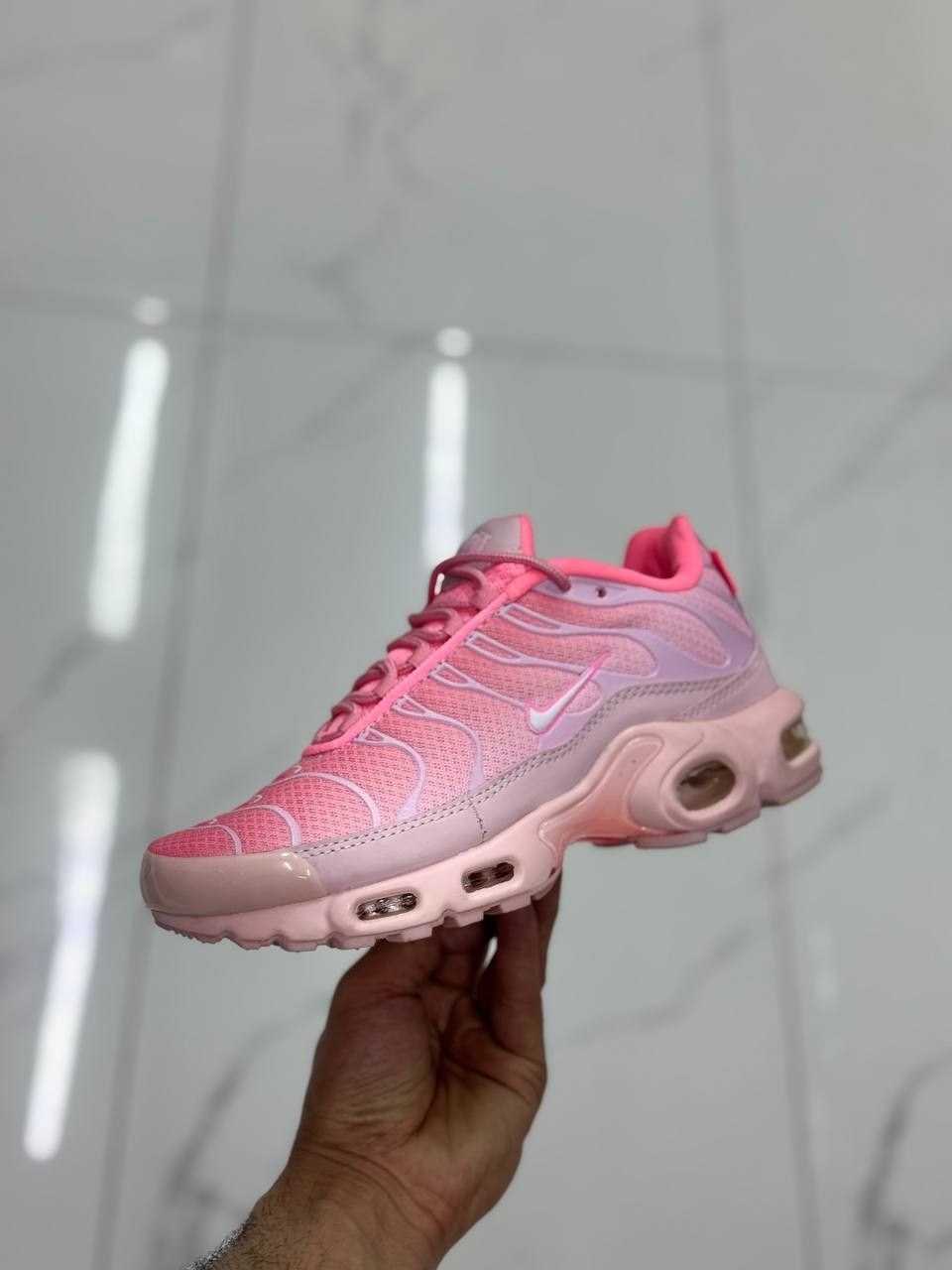 nike air max tn plus pink,кроссовки спортивные nike air max tn plus,кроссовки nike air max plus tn,nike tn air max plus,nike air max tn розовые