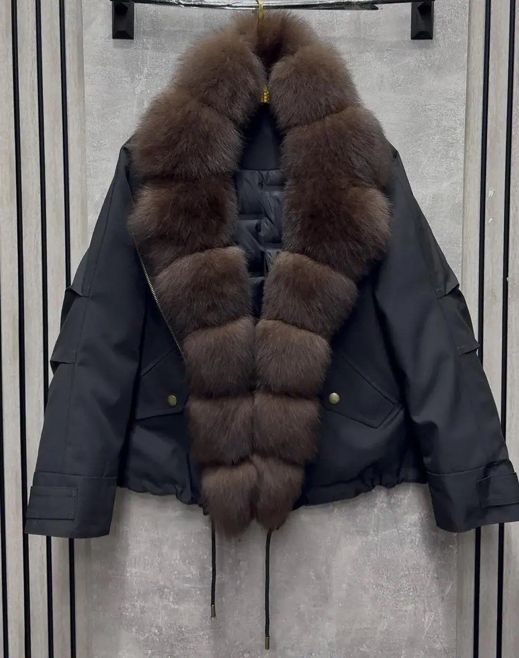куртка - пуховик с мехом песца city furs,куртка с натуральным мехом,коричневая укороченная парка с меховым воротником,женский пуховик,пуховик с мехом