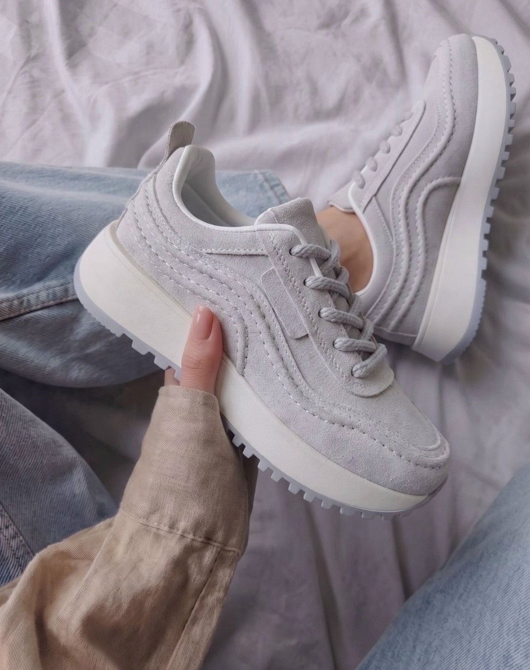 ,женские кроссовки,женские черные кроссовки,черные кроссовки,кроссовки замшевые