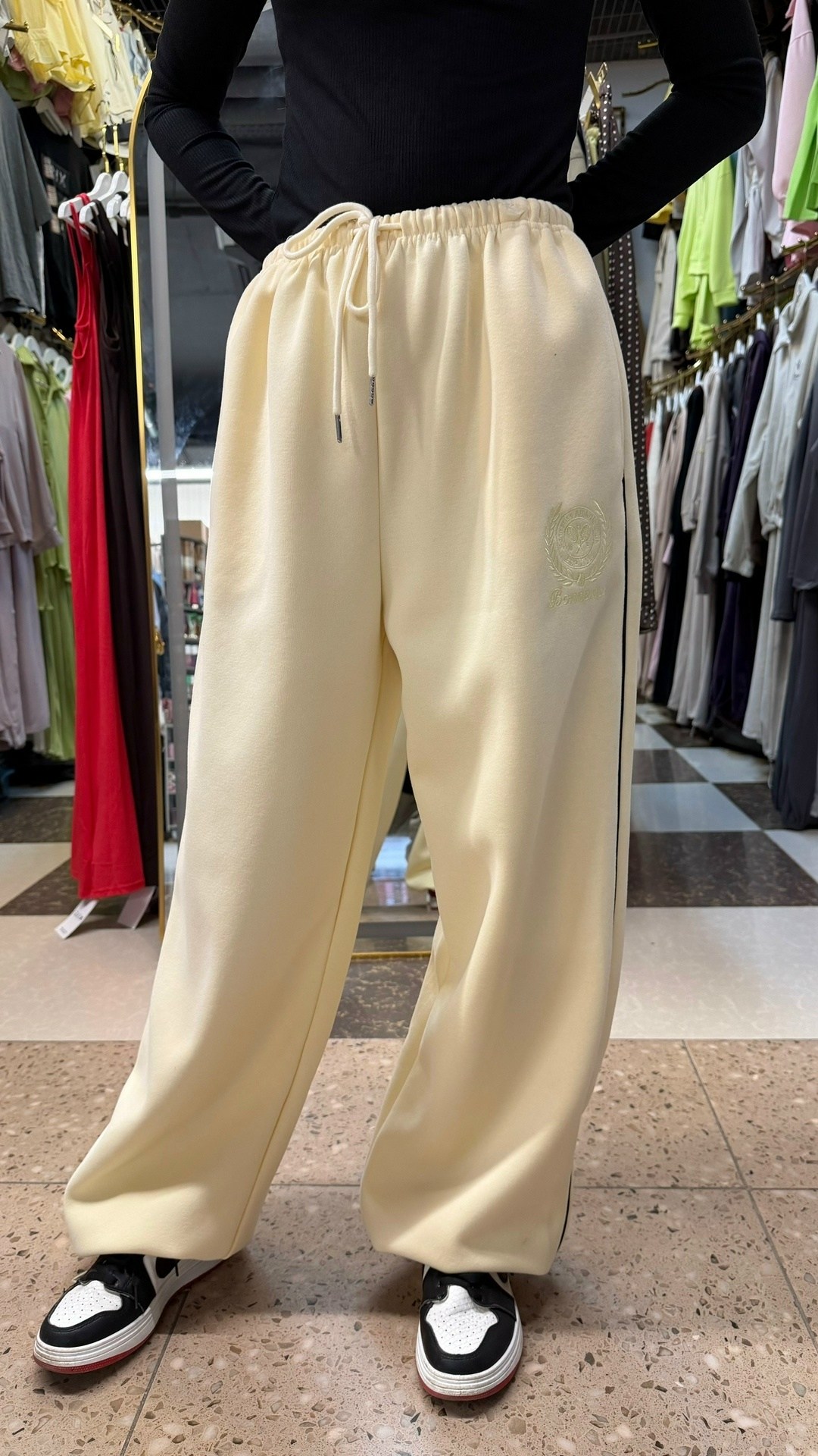 брюки спортивные,штаны свободные,модные штаны,штаны спортивные,повседневные брюки