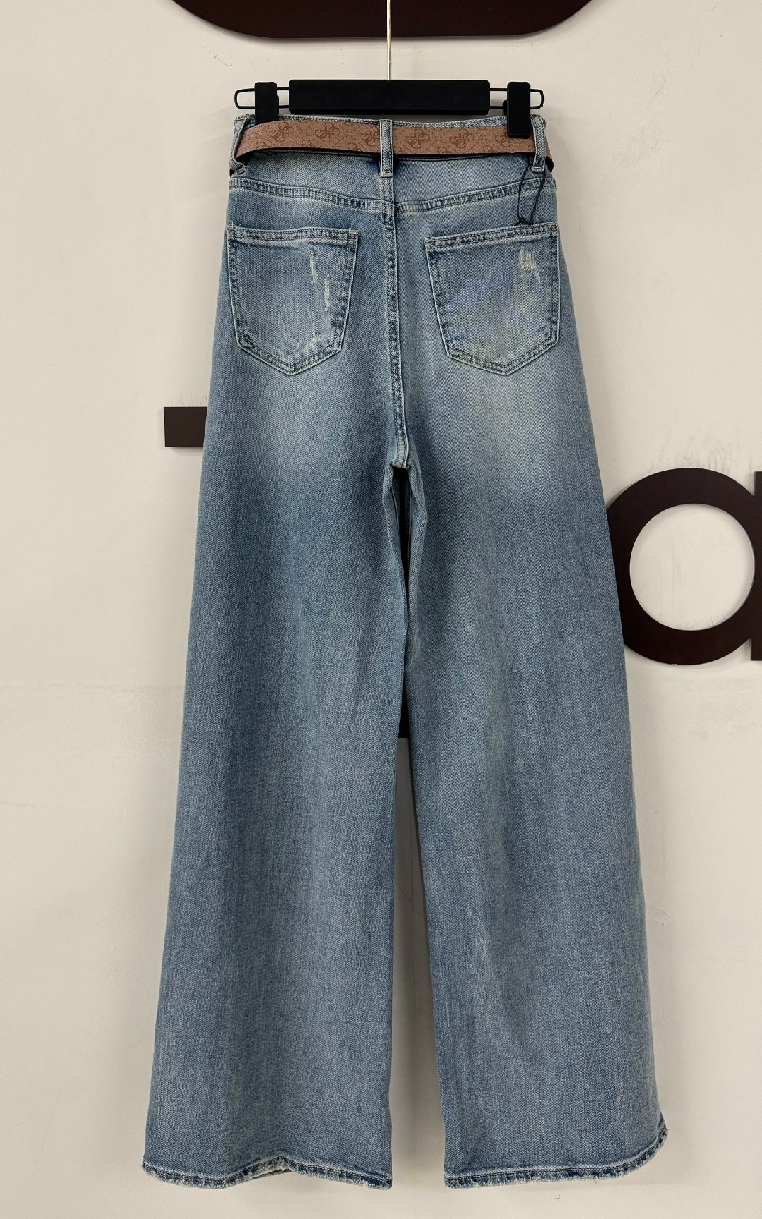 джинсы широкие рваные,miu miu джинсы,джинсы широкие,женские джинсы,джинсы