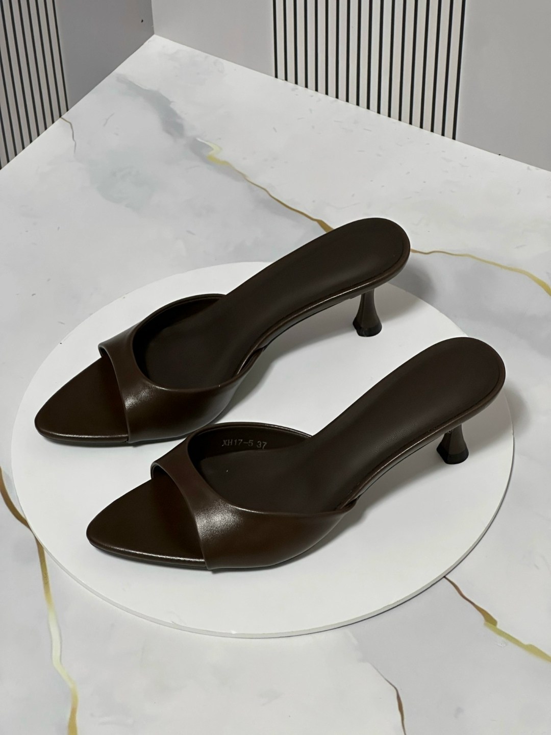 ,босоножки на каблуках,кожаные мюли,женские мюли,мюли на каблуке