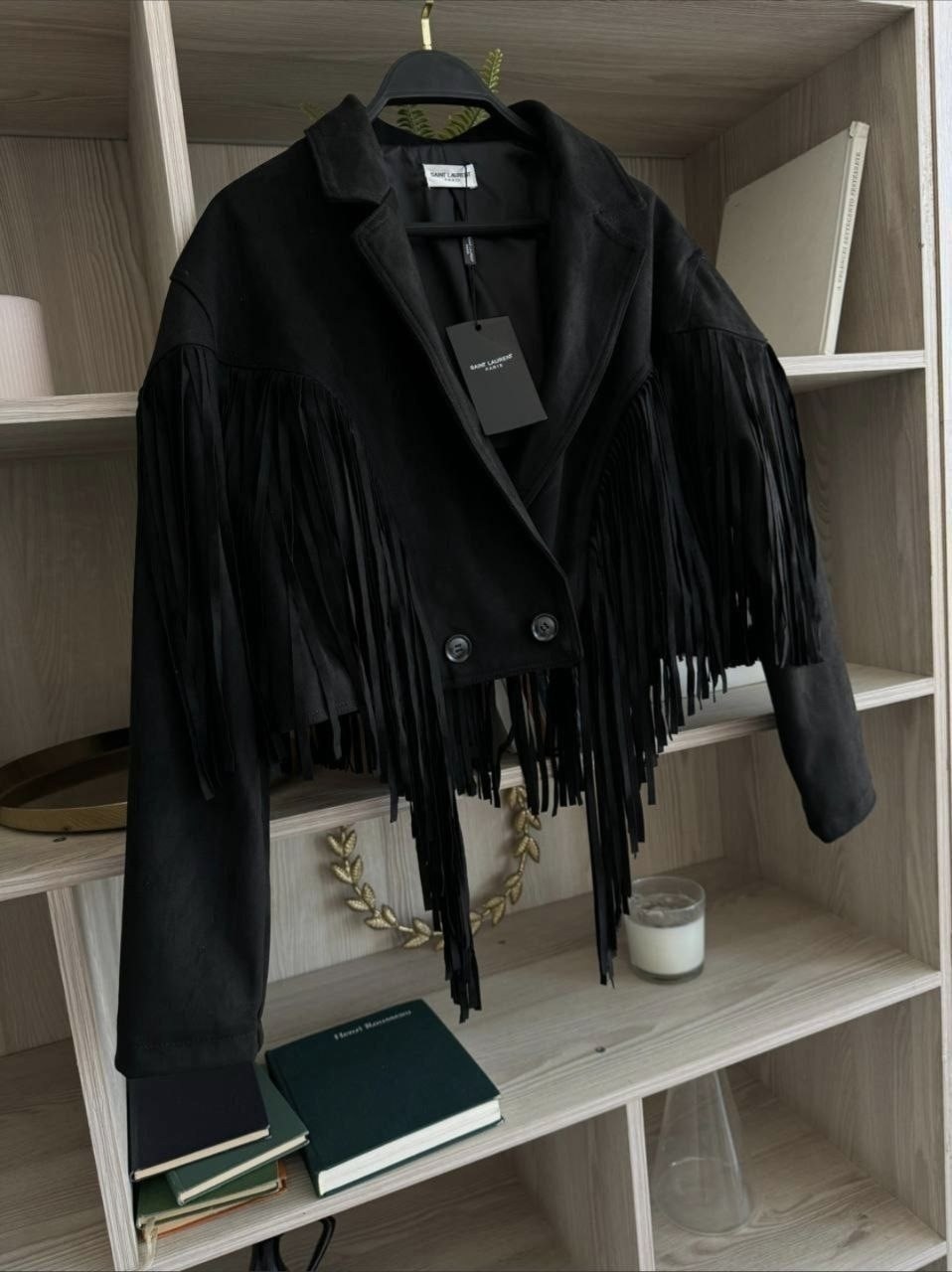 женская замшевая косуха с бахромой yves saint laurent,косуха с бахромой,patrizia pepe куртка замшевая с бахромой,замшевая куртка косуха,эффектная замшевая косуха с бахромой ysl