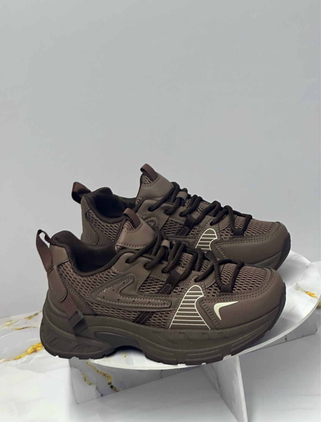 ,женские кроссовки,массивные кроссовки,кроссовки для женщин,повседневные кроссовки