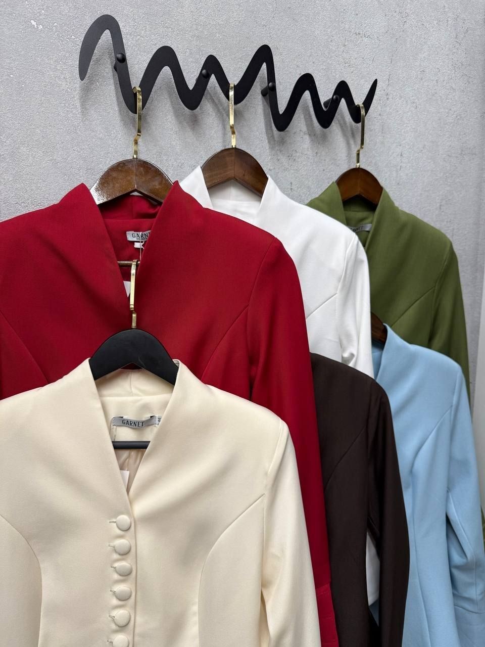 жакет с баской,жакет приталенный,женские жакеты,жакет,приталенный пиджак