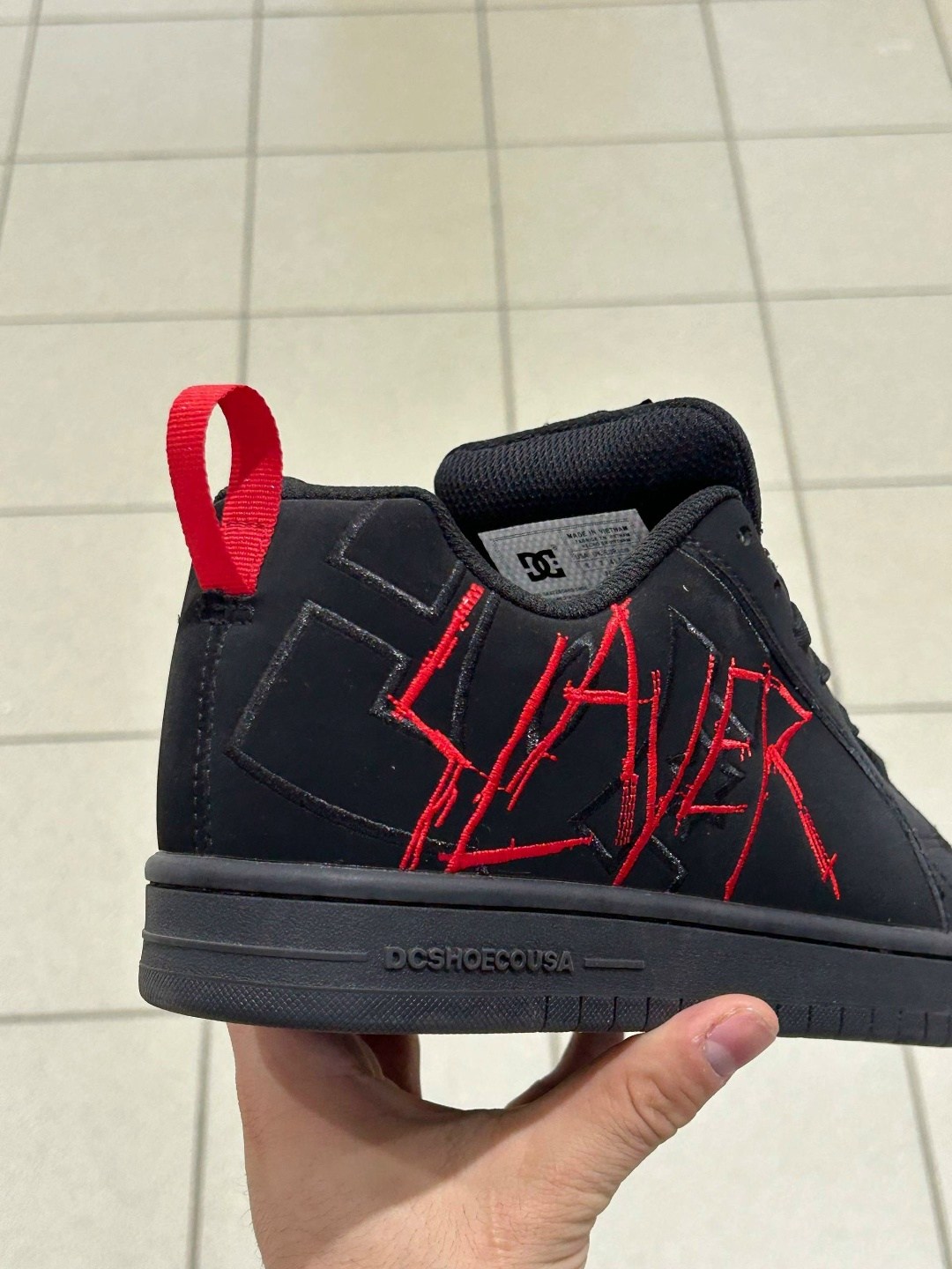 кроссовки slayer,кроссовки slayer court graffik dc shoes,кроссовки dc shoes court graffik,кроссовки dc slayer court graffik,dc x slayer ct graffik shoes black black red