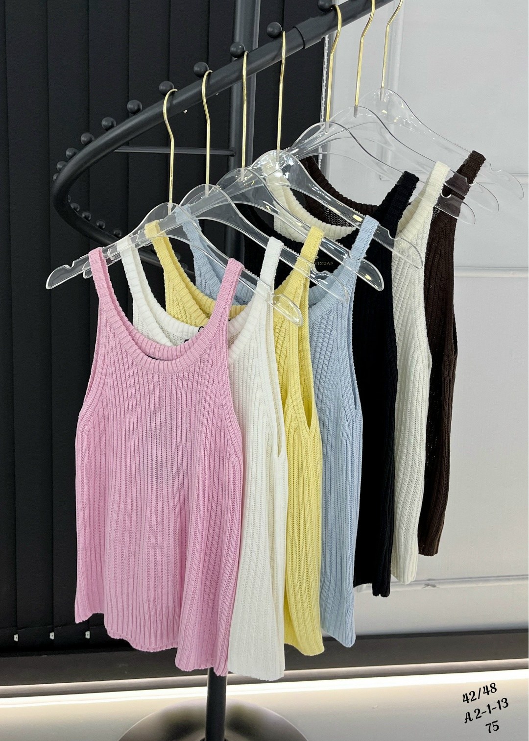 трикотажный топ,женская майка,топ женский,вязаные топы,летние майки