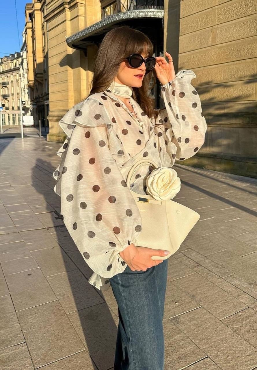 блузка нарядная офисная в горох yan&david,блузка нарядная офисная вечерняя в горох шифоновая с бантом yan&david,блузка в горох,блуза женская kots premium гороховый стиль черная 44 ru,женская блуза