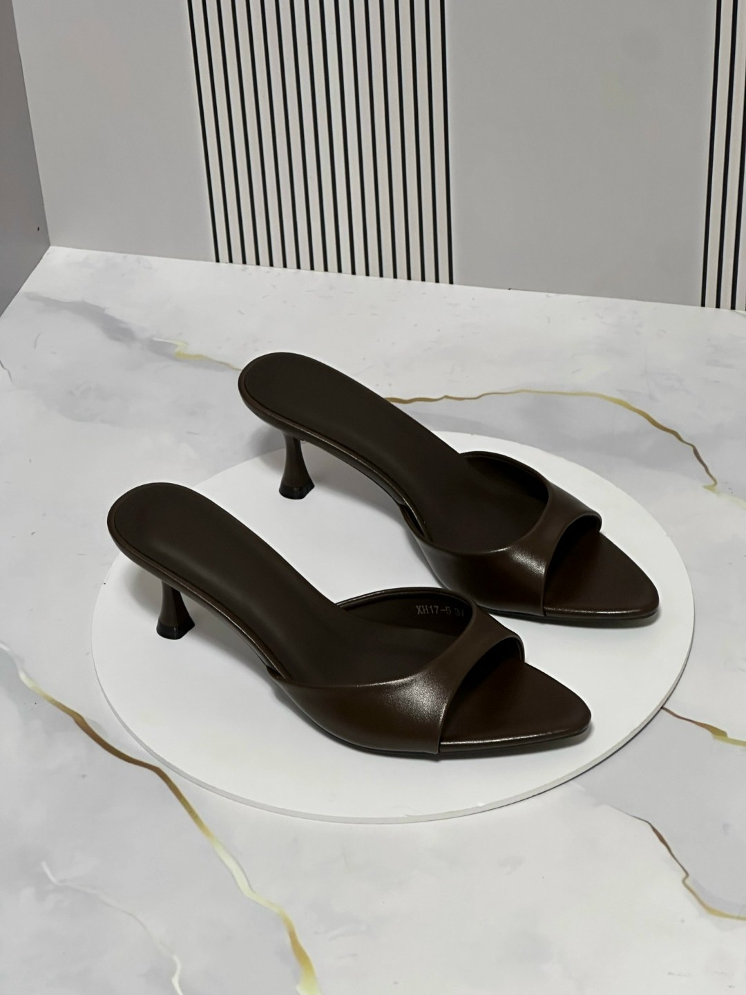 ,босоножки на каблуках,кожаные мюли,женские мюли,мюли на каблуке