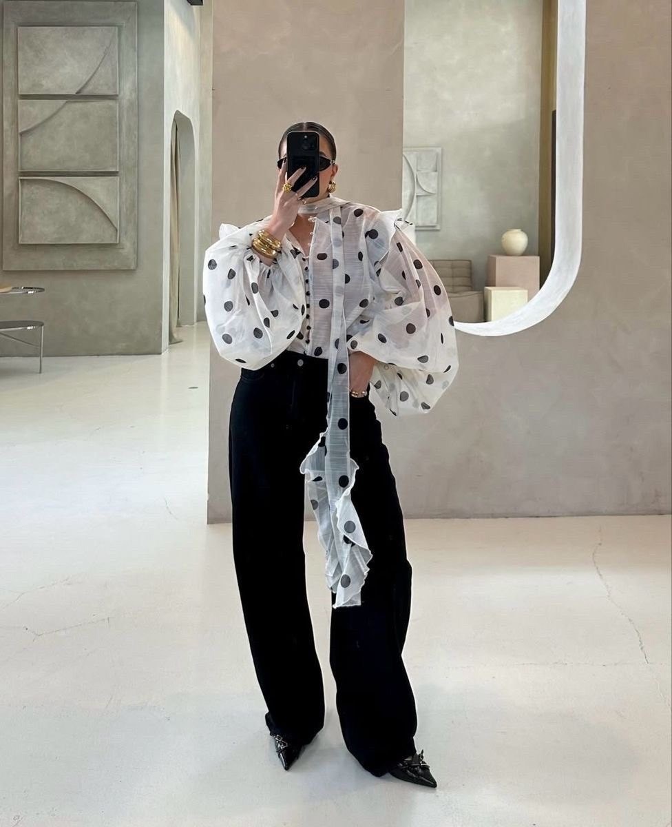 блузка нарядная офисная в горох yan&david,блузка нарядная офисная вечерняя в горох шифоновая с бантом yan&david,блузка в горох,блуза женская kots premium гороховый стиль черная 44 ru,женская блуза