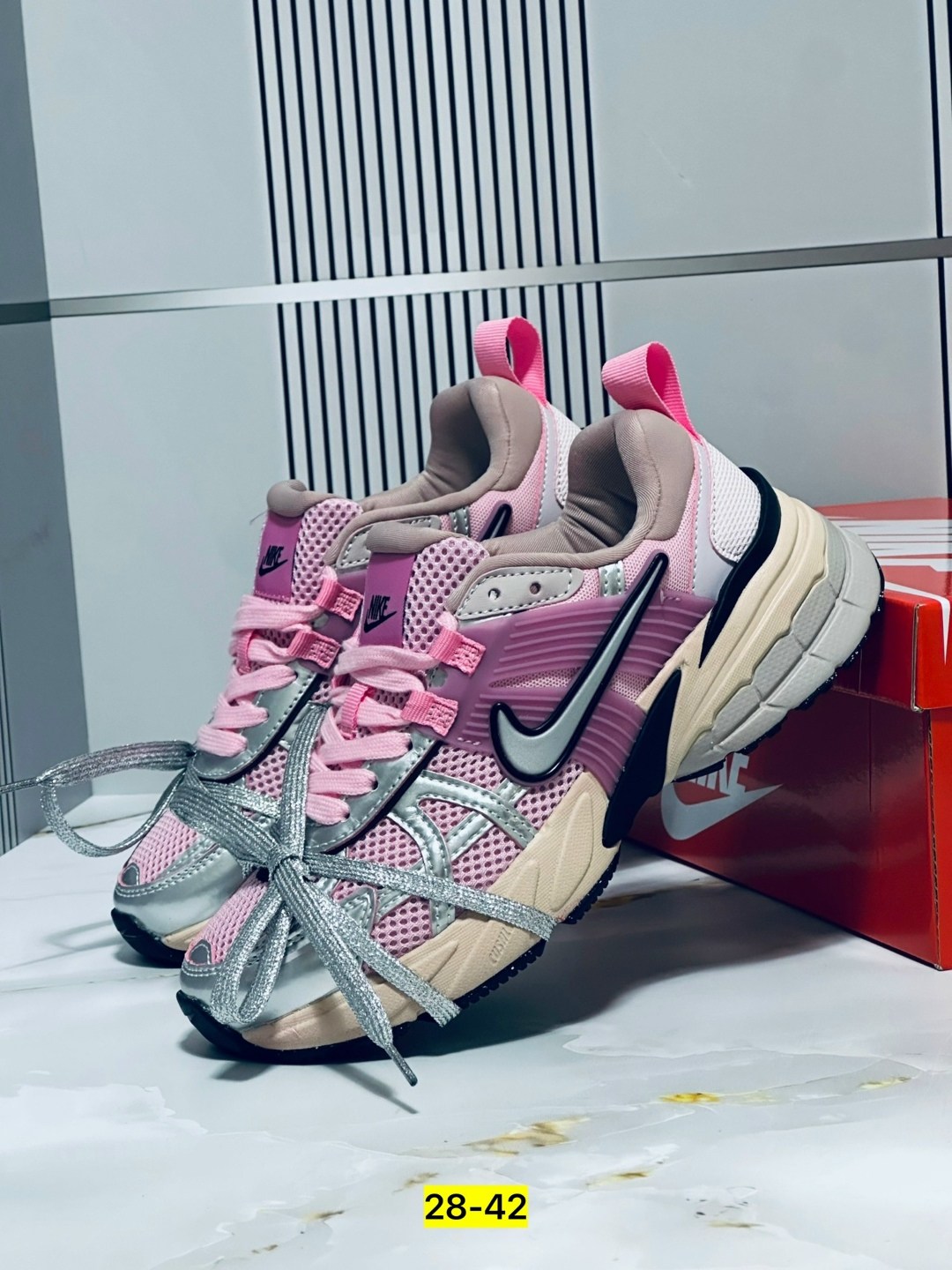кроссовки женские nike,кроссовки nike,кроссовки nike v 2 k run,женские кроссовки,кроссовки беговые женские