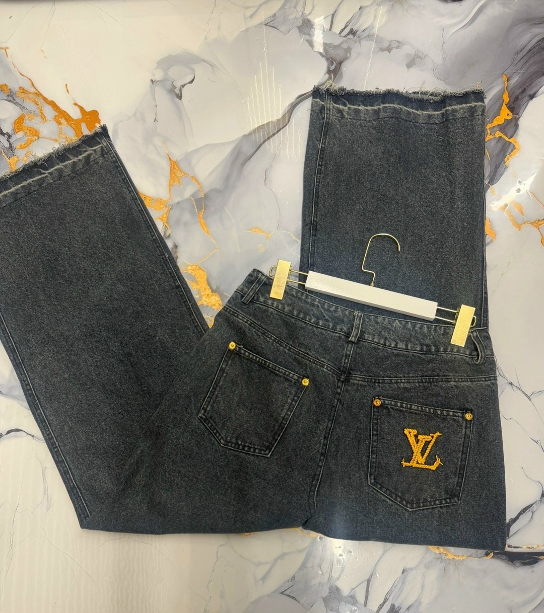 женские джинсы,брюки джинсы,топы модные,джинсы celine,женские модные топы