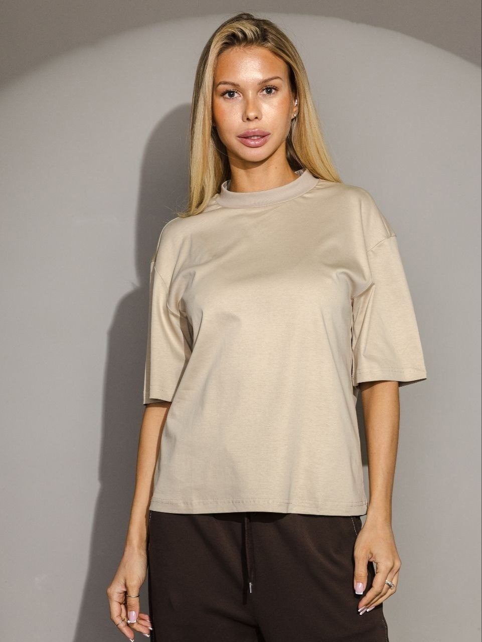 джемпер бежевый,бежевые брюки,широкие брюки,костюм с брюками,брюки женские