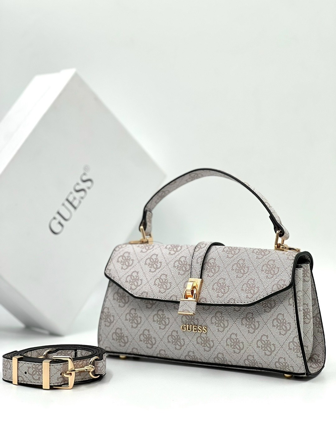 сумка женская guess,guess сумка на плечо кросс-боди,сумка guess,сумка женская через плечо guess,женская сумка от бренда guess