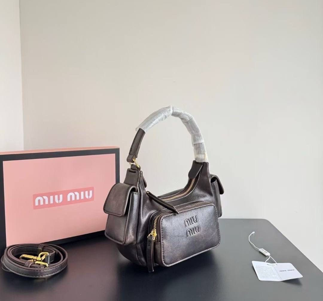 miu miu сумка на плечо,miu miu сумка,сумка женская miu miu,сумка miumiu,сумка