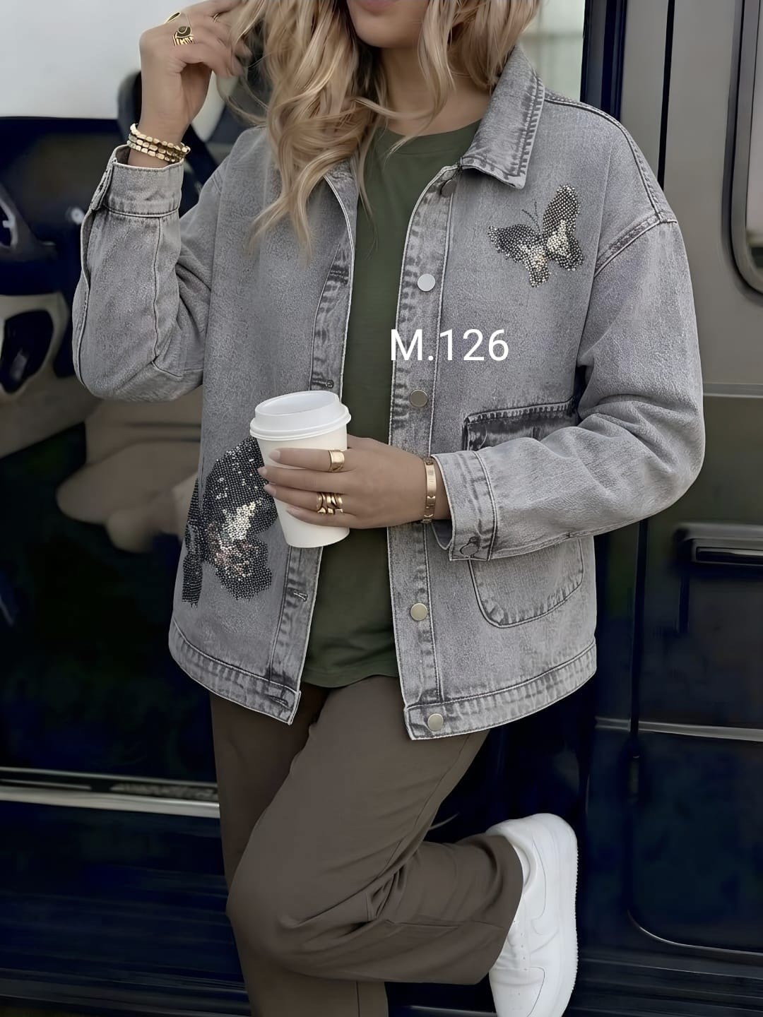 женская джинсовая куртка,женская джинсовая куртка с большими карманами,джинсовая куртка,джинсовая куртка оверсайз,модная джинсовая куртка