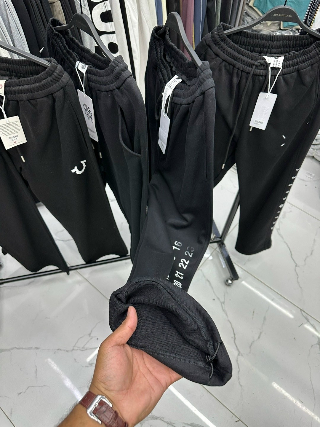 брюки мужские спортивные,брюки спортивные,спортивные штаны,спортивные штаны мужские,мужские прямые спортивные штаны с белым