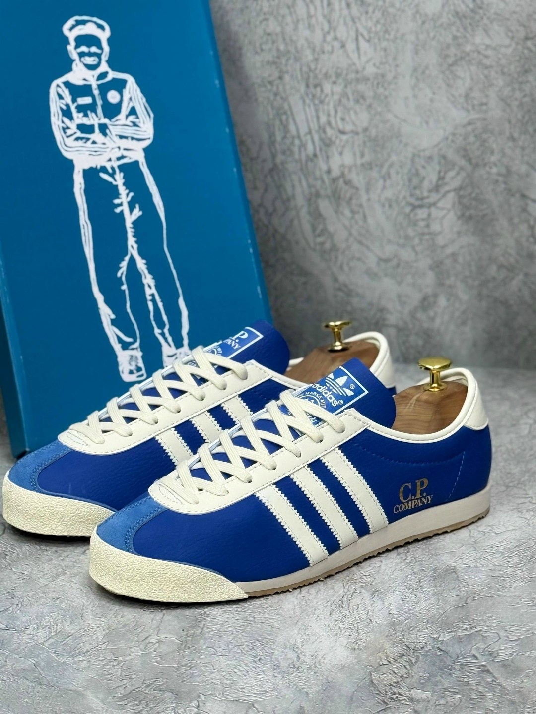 кроссовки x c. p. company italia spzl collegiate royal adidas синий,кроссовки адидас драгон,кроссовки adidas,кроссовки,кроссовки adidas original