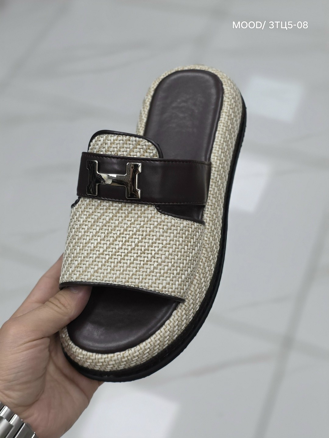 ,шлепанцы женские,модные тапочки,сандалии модные,женские шлепки