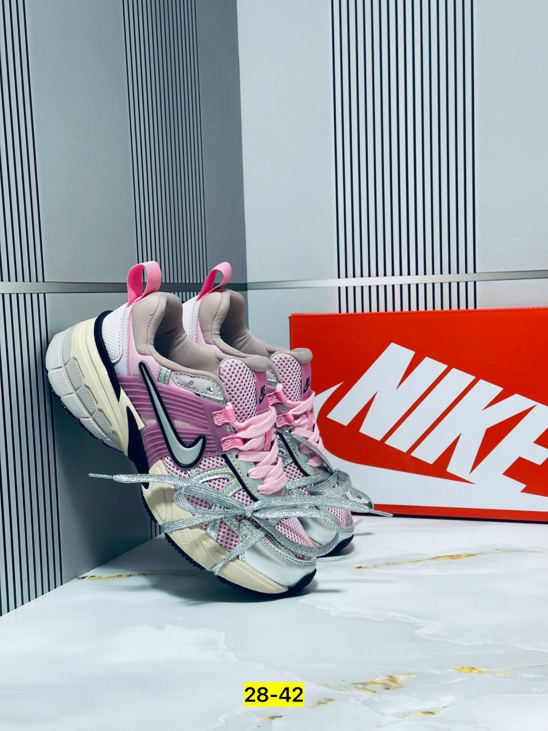 кроссовки женские nike,кроссовки nike,кроссовки nike v 2 k run,женские кроссовки,кроссовки беговые женские