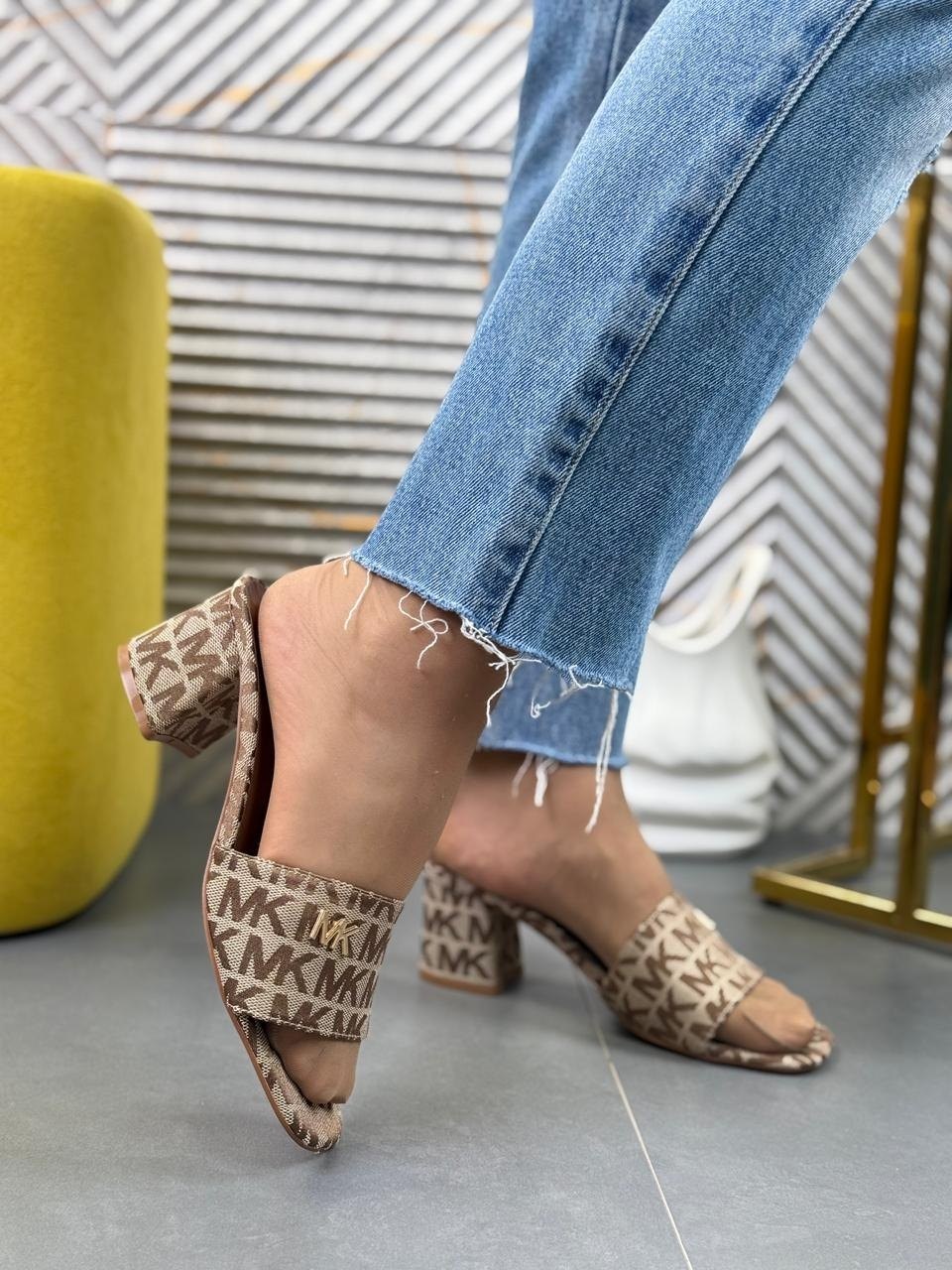 ,босоножки на каблуках,модные сандалии,женские сандалии,женская