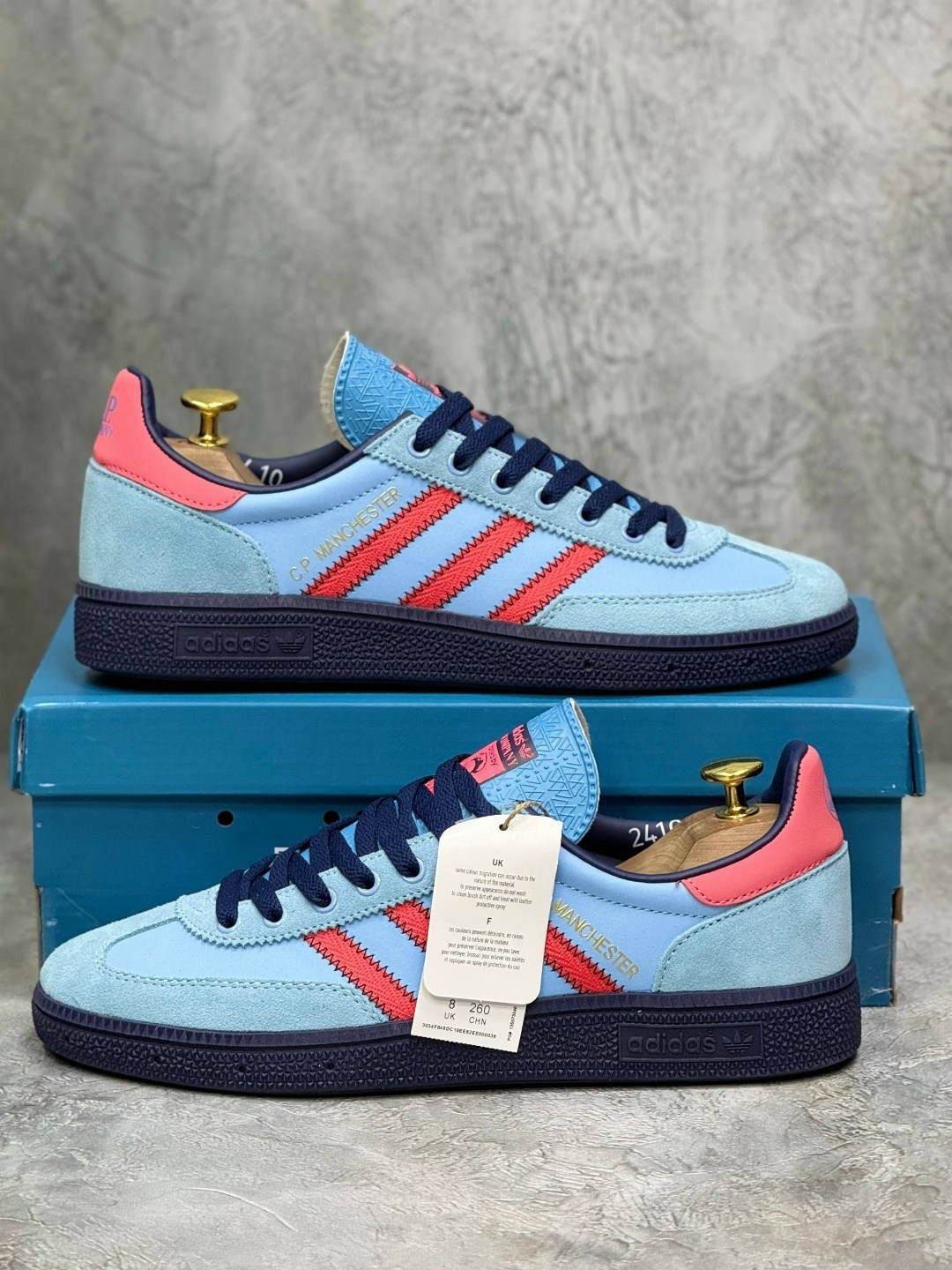 кроссовки adidas manchester spezial x c.p. company,кроссовки spezial c p company manchester adidas,кроссовки c.p. company x adidas manchester blue,кеды кроссовки adidas spezial c p company manchester,