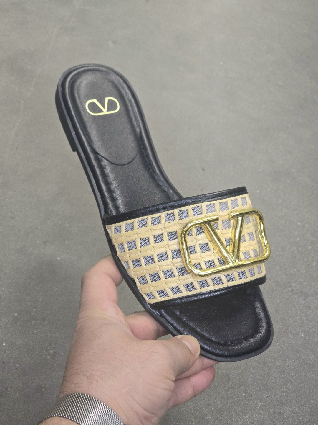 женские шлепанцы,,босоножки шлепанцы,модные тапочки,модные сандалии