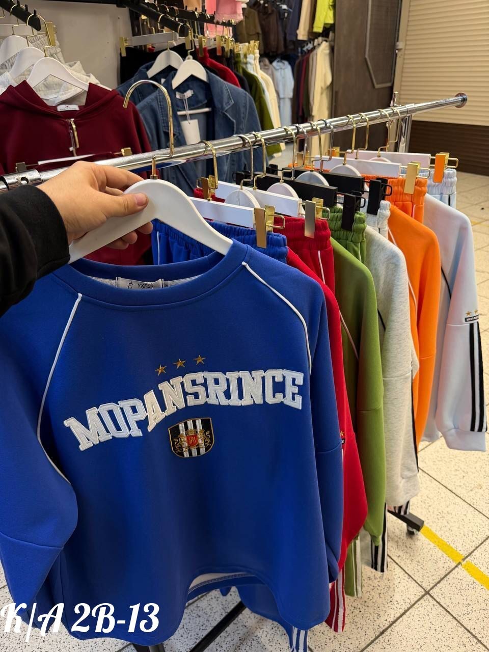 оранжевые спортивные костюмы,спортивные костюмы,спортивный костюм оранжевый celine,женские спортивные костюмы,оранжевый костюм