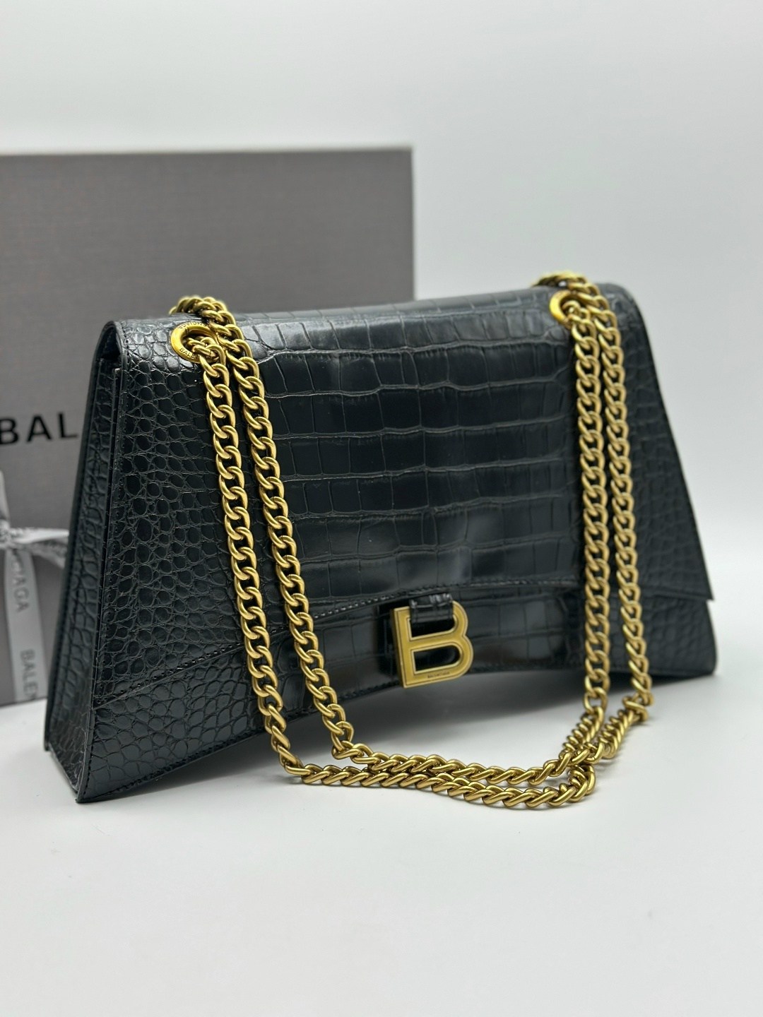 сумка balenciaga,стеганая сумка balenciaga crush черный,сумка женская balenciaga,balenciaga сумка на плечо,маленькая стеганая сумка на цепочке crush balenciaga