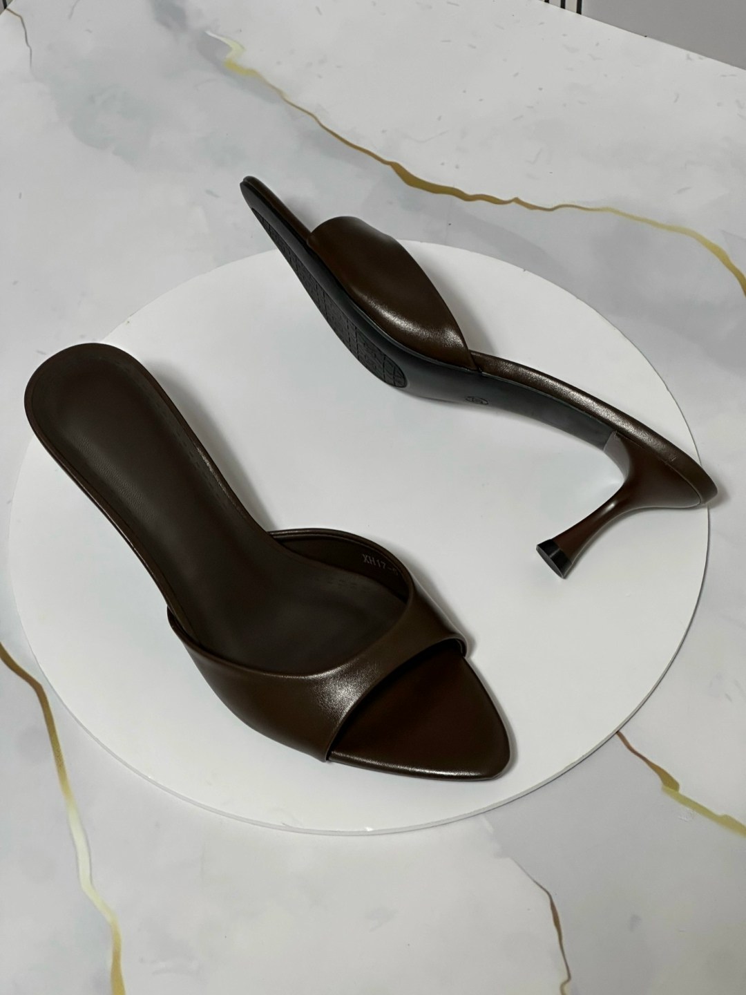 ,босоножки на каблуках,кожаные мюли,женские мюли,мюли на каблуке