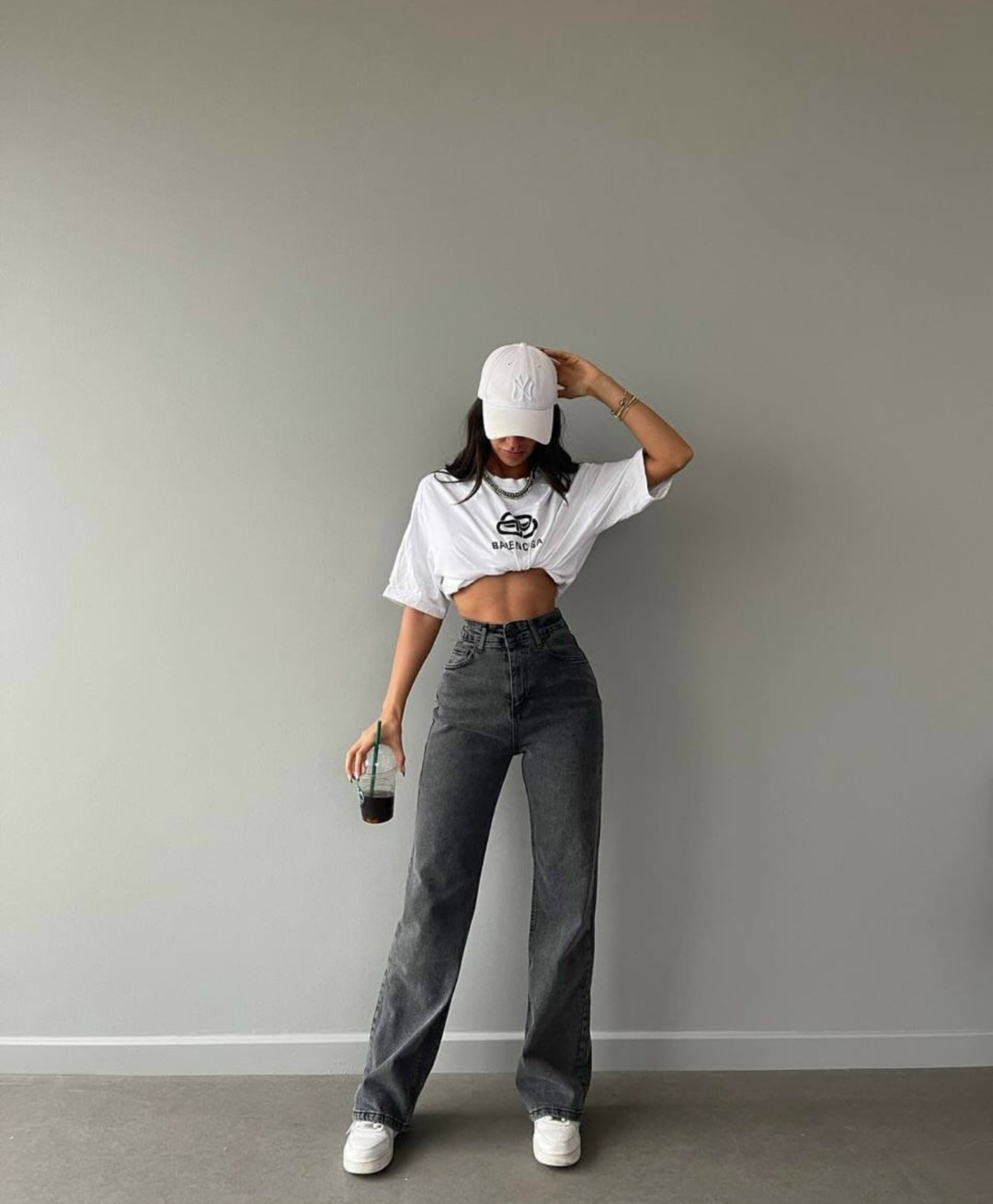 женские широкие джинсы,джинсы широкие,джинсы широкие с высокой посадкой,джинсы женские трубы,женские джинсы