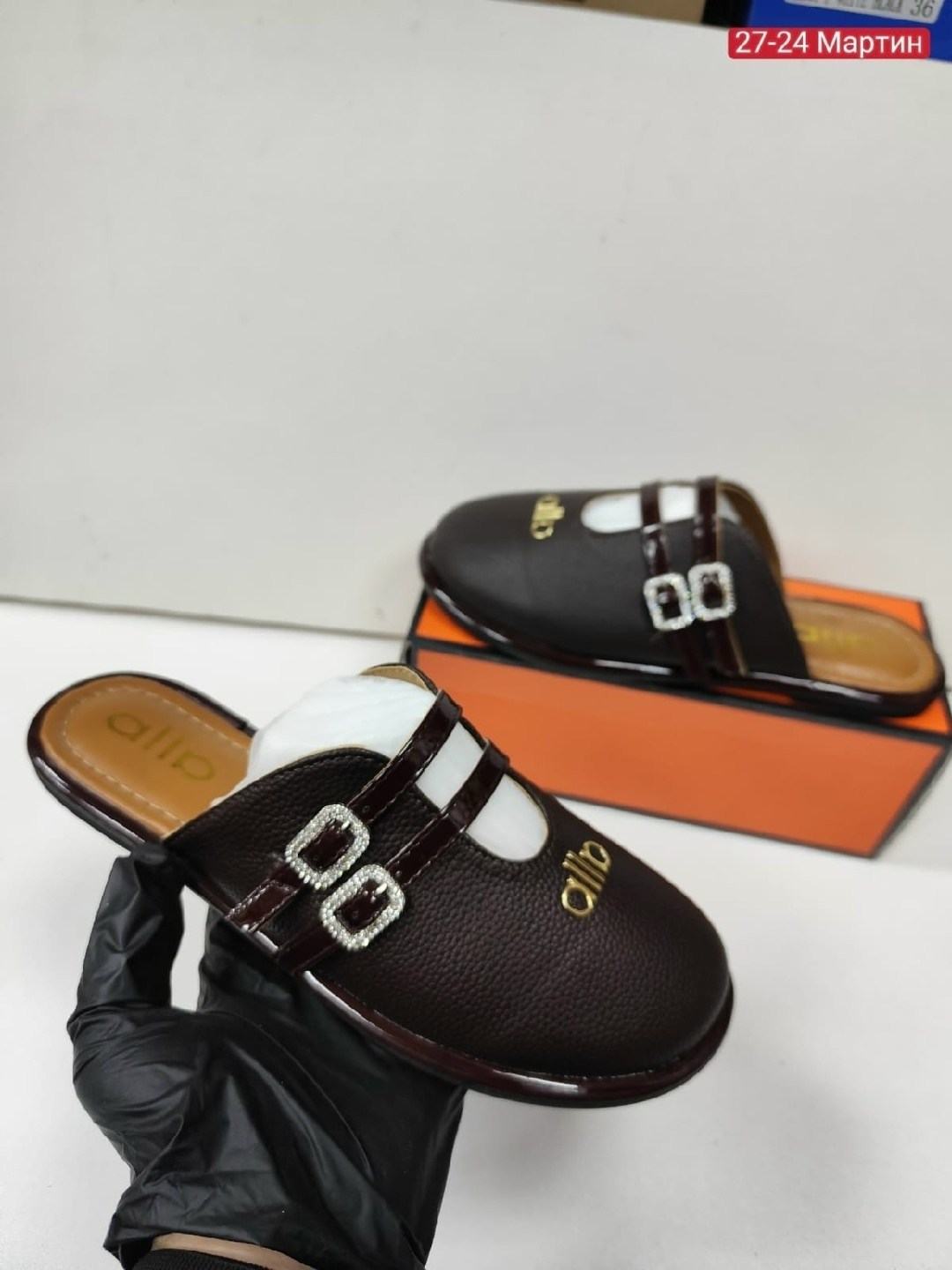 ,женские шлепанцы,модные шлепанцы,кожаные шлепанцы,модные тапочки