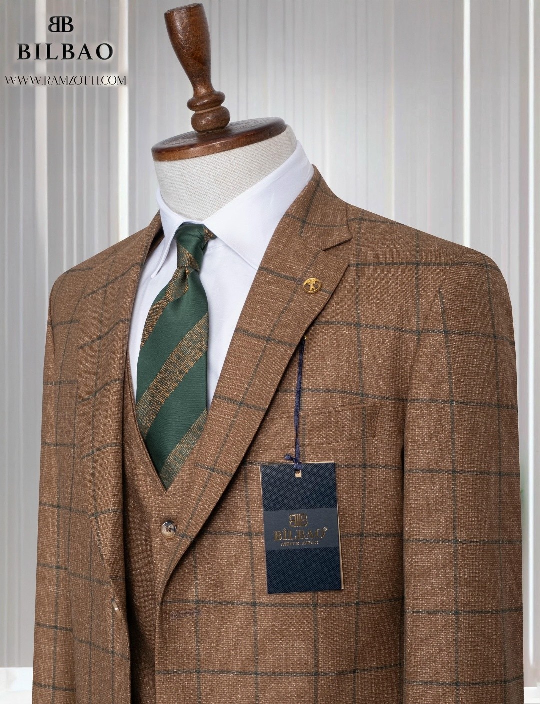 мужской костюм тройка,костюм-тройка бежевый,костюм бежевый,мужской костюм,мужской бежевый костюм-тройка в клетку