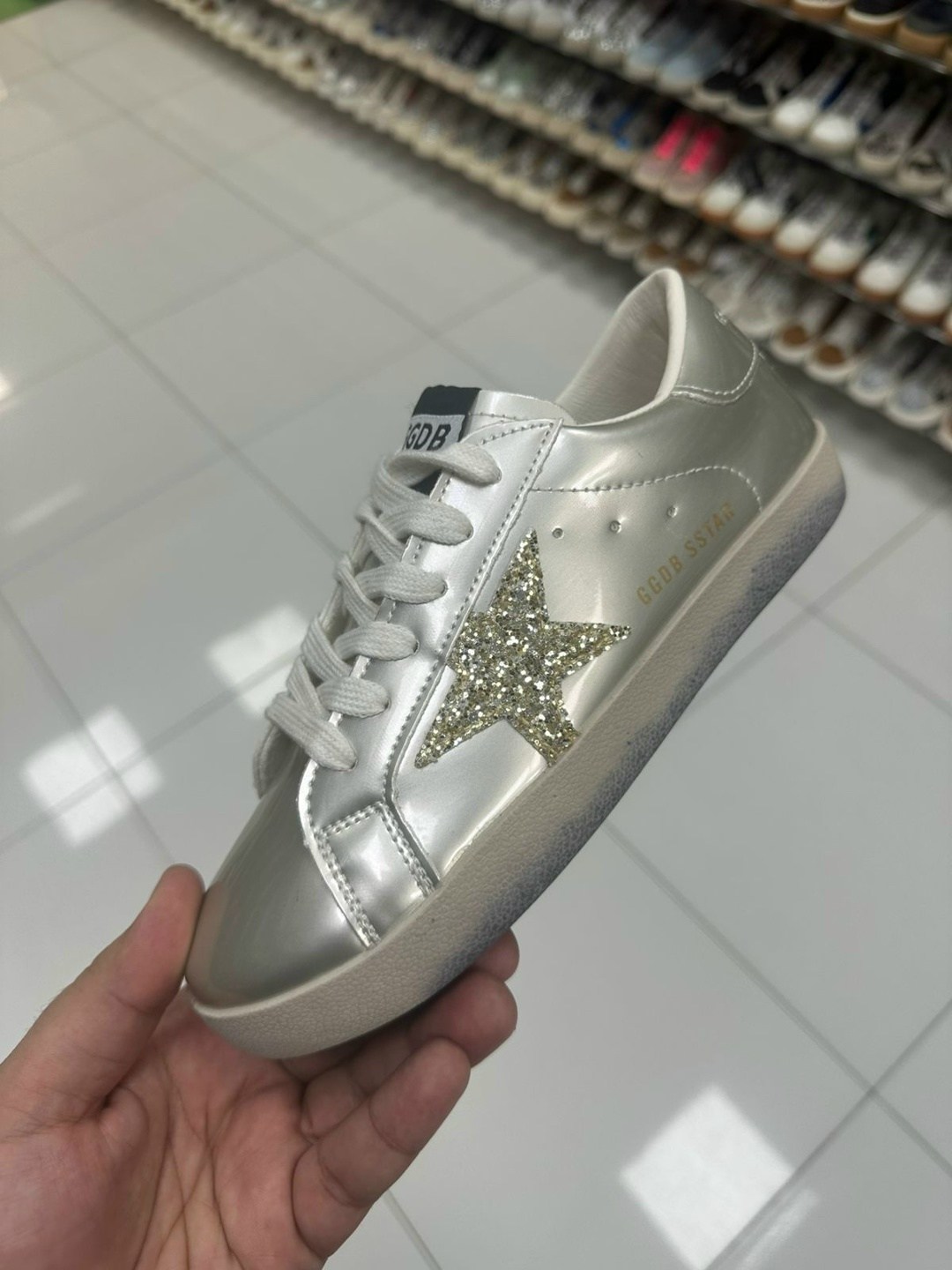 golden goose лаковые кроссовки с пайетками,,кеды golden goose,женская ,кеды голден гус лакированные