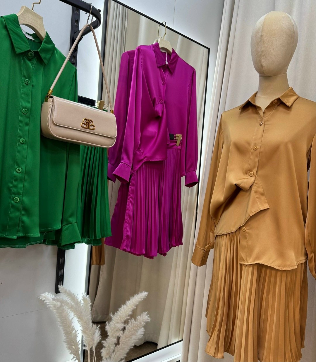 костюм с плиссированной юбкой,костюм с юбкой,платье стильное,юбка плиссе,модное платье